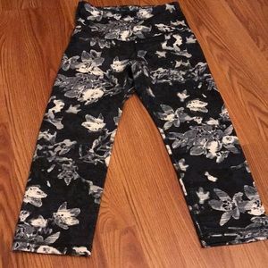 Old navy active cropped pants